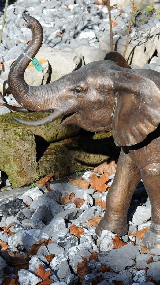 Bronzefigur von Tier: Elefant