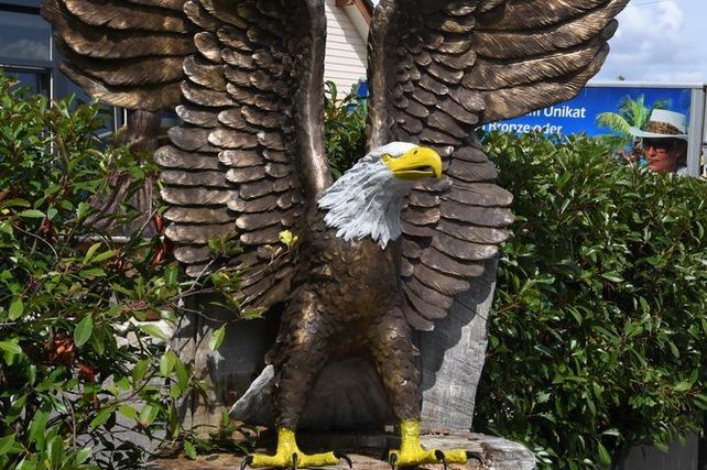 Bronzefiguren Adler