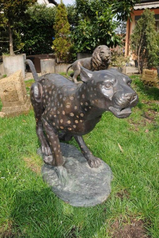 Bronzefigur von Leopard im Sprung