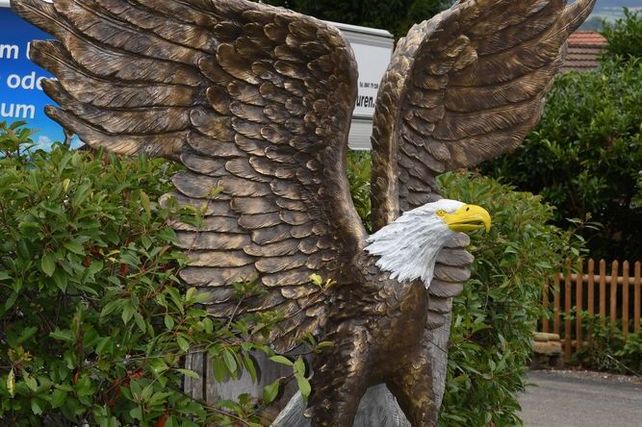 Bronzefiguren Adler