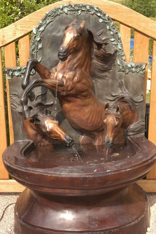 Brunnenfigur Pferde aus Bronze