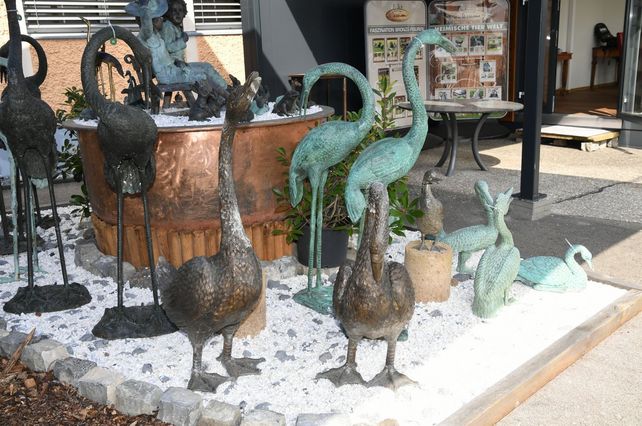 Bronzefiguren Vögel