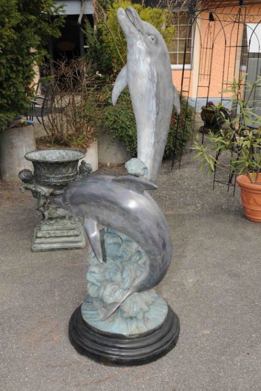 Bronzefigur von Delfinen 