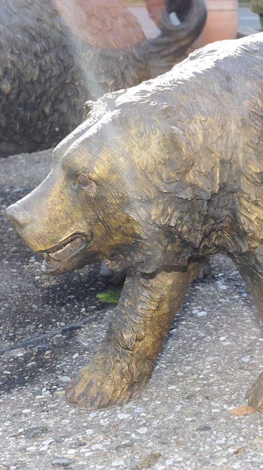 Bronzefigur eines kleinen Bärens