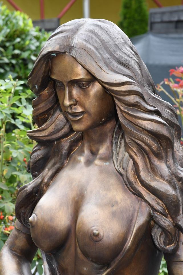 Bronzefiguren Akt und Erotik