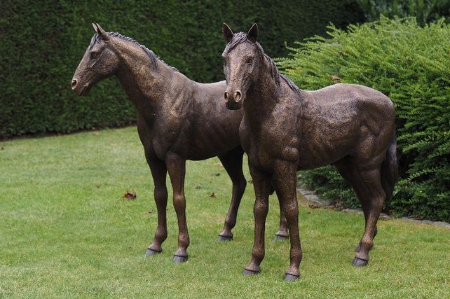 Bronzefiguren Pferde