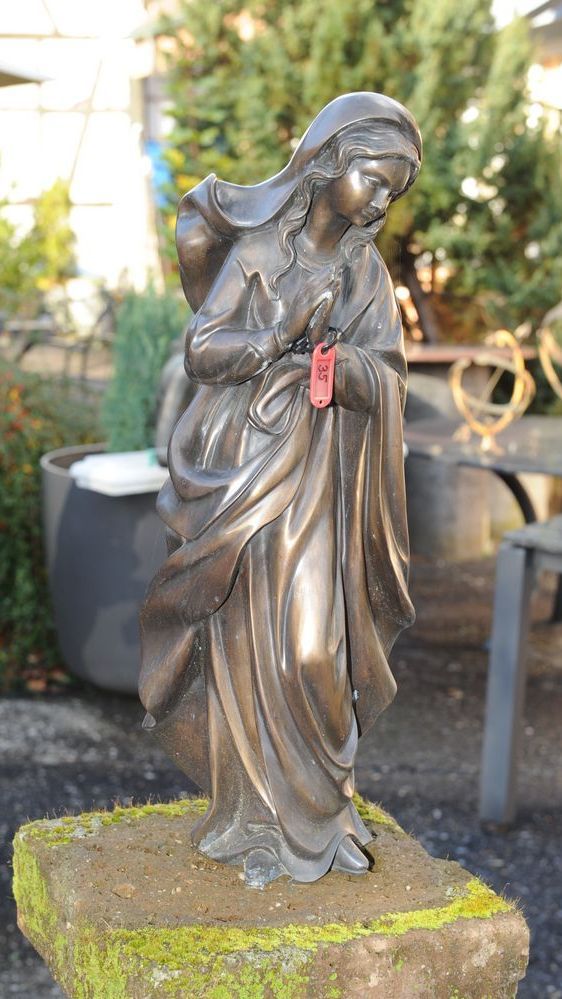 Bronzefigur der heilligen Maria