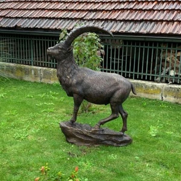 Bronzefiguren