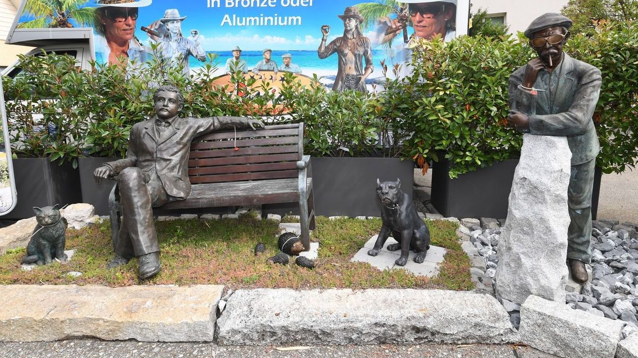 Einstein Bronzefigur