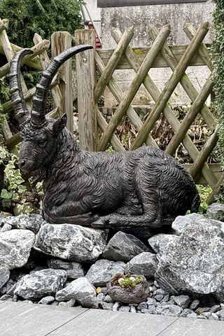 Steinbock Statue