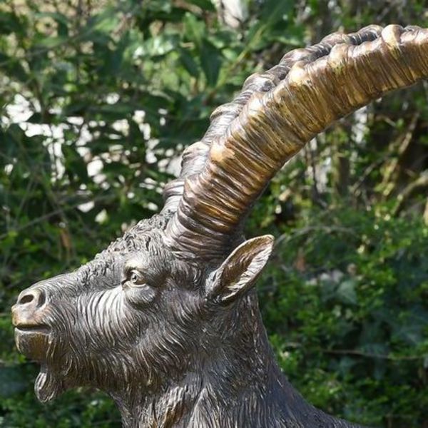 Bronzestatuen