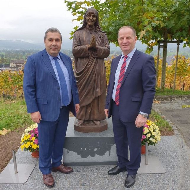 Bronzestatue Mutter Teresa