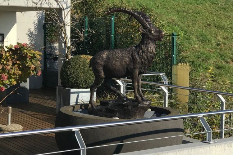 Bronzefiguren