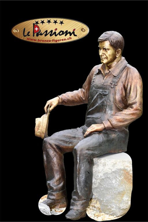 Bronzefigur