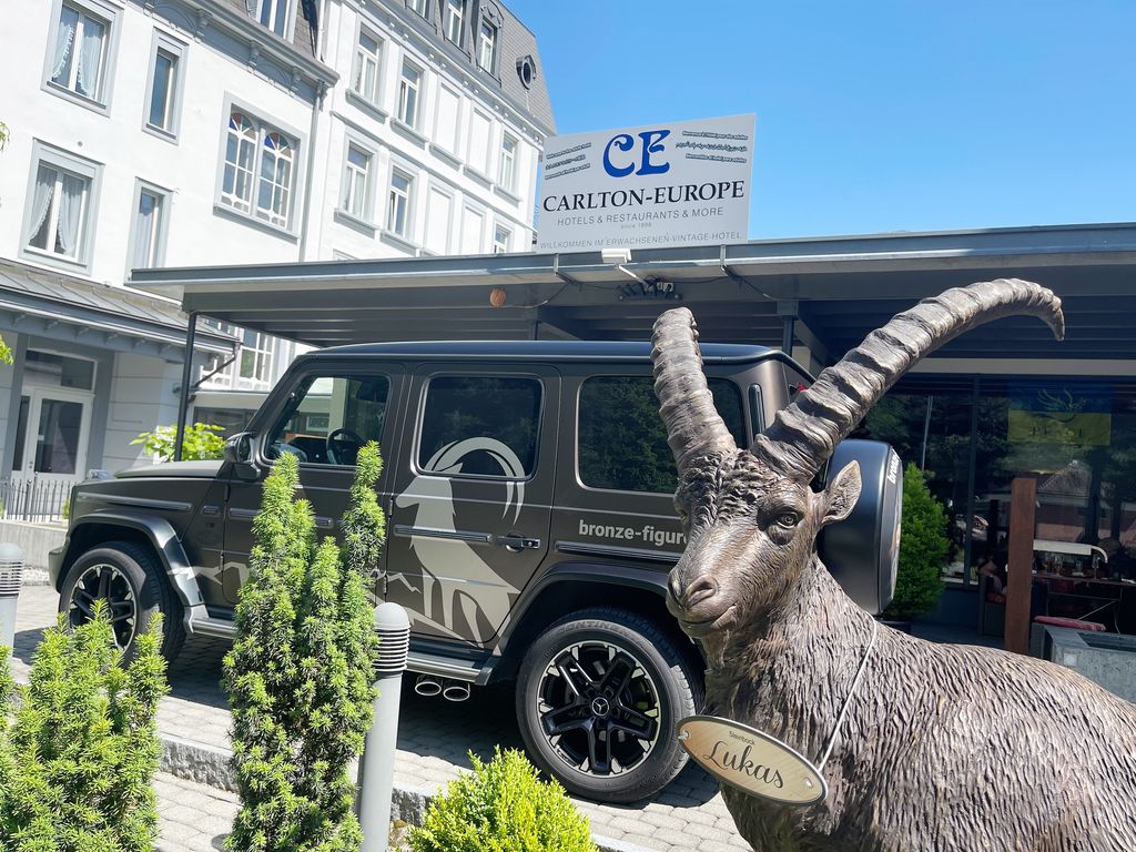 Carlton Europe Interlaken Bronzefiguren